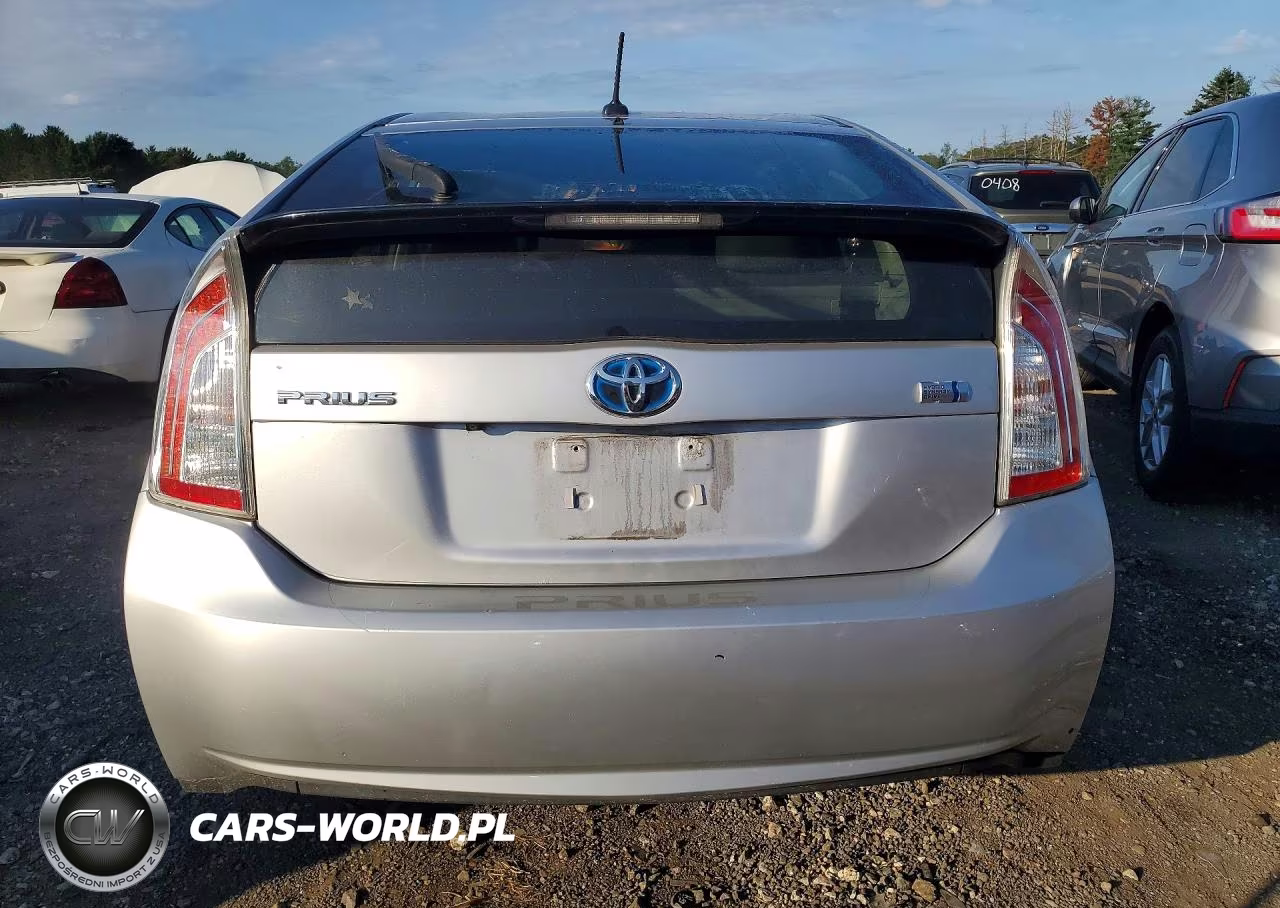 2013 Toyota Prius Three VIN:JTDKN3DU9D5586814 - 6