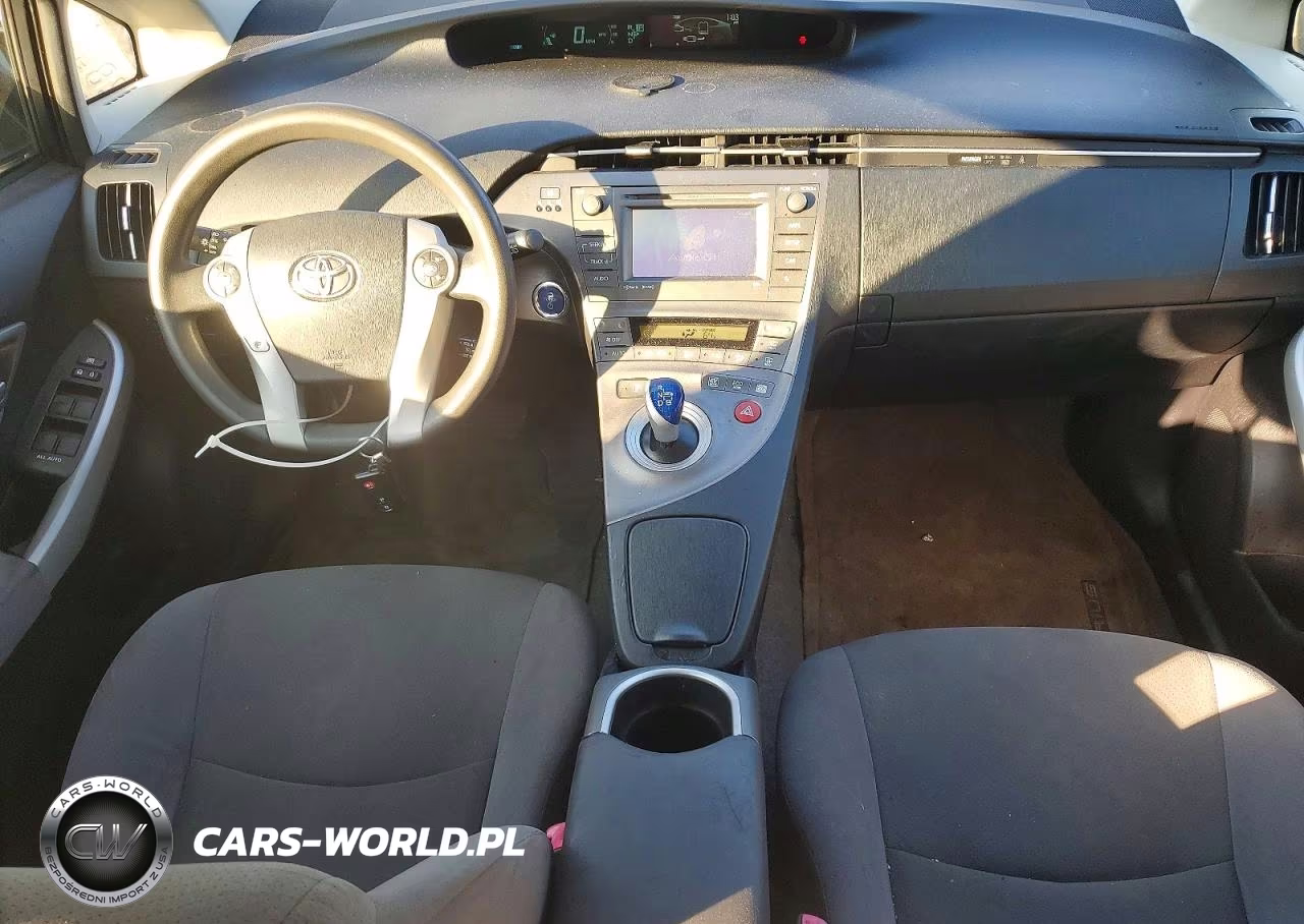 2013 Toyota Prius Three VIN:JTDKN3DU9D5586814 - 8