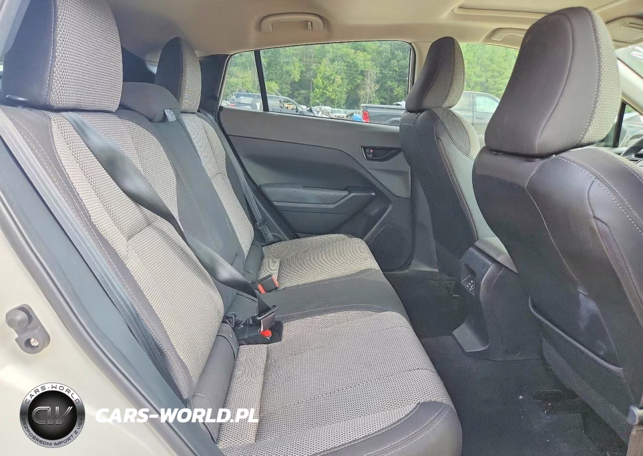 2024 Subaru Crosstrek Premium VIN:JF2GUADC6R8206615 - 11