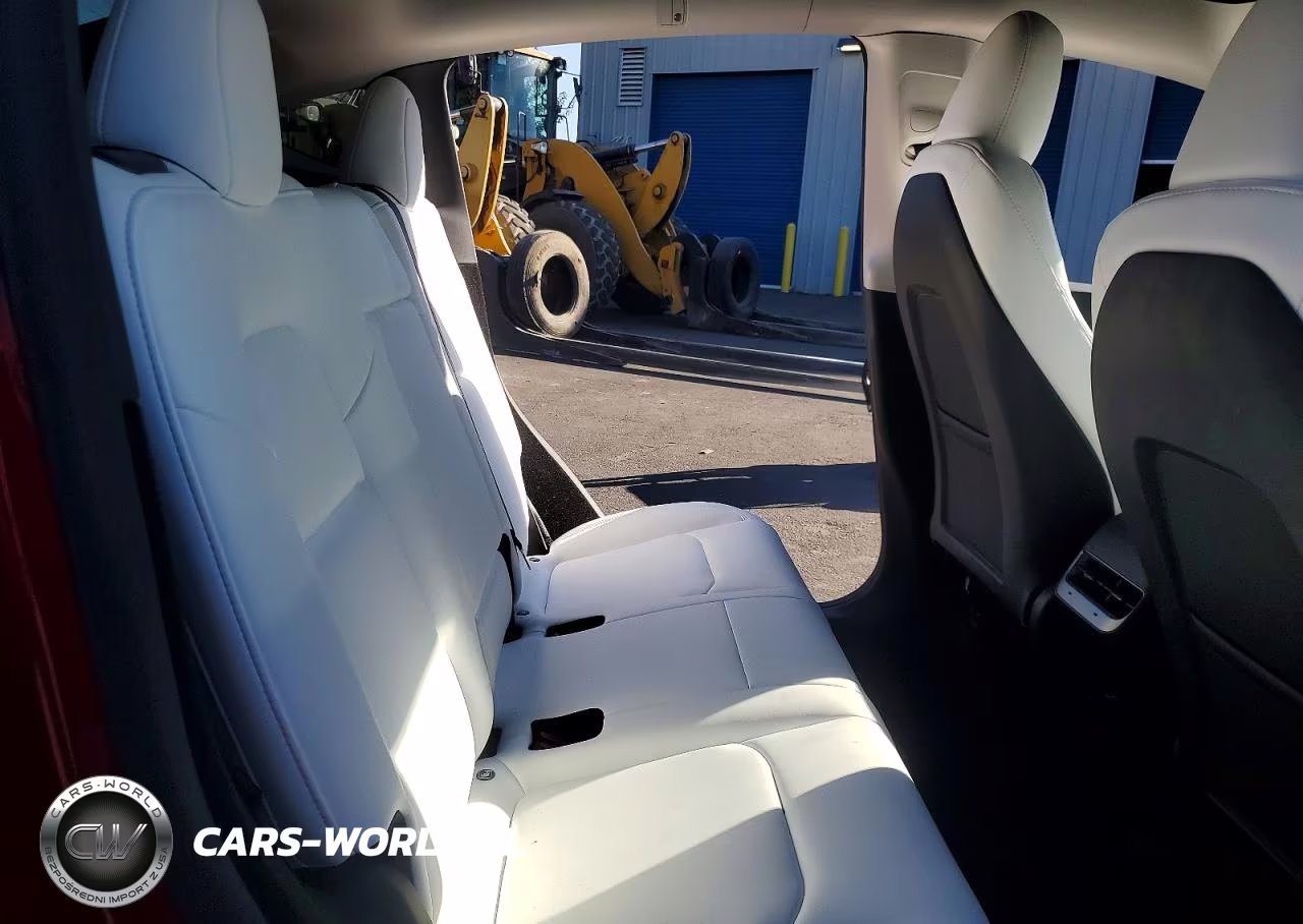 2023 Tesla Model Y VIN:7SAYGDEE9PF806587 - 11
