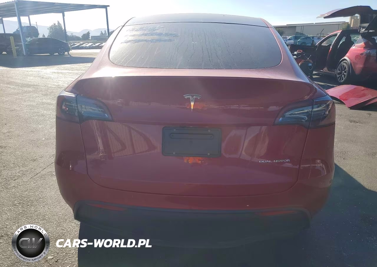 2023 Tesla Model Y VIN:7SAYGDEE9PF806587 - 6