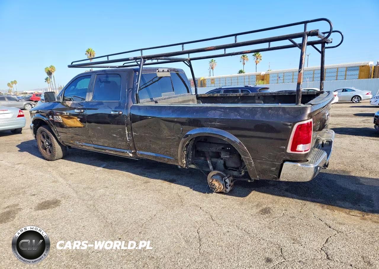 2017 Ram 2500 Laramie VIN:3C6UR4KL8HG577993 - 2