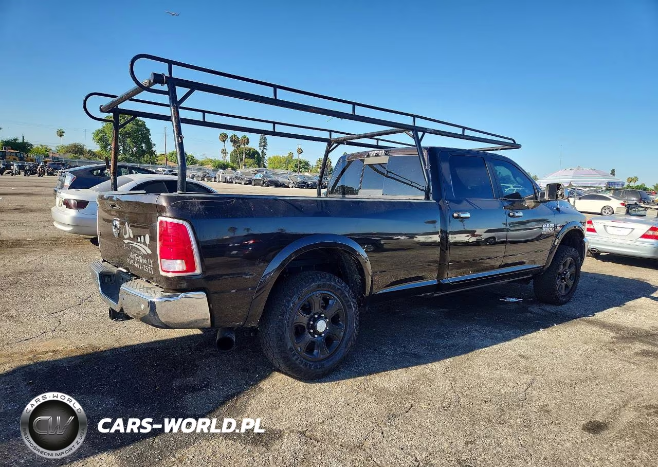 2017 Ram 2500 Laramie VIN:3C6UR4KL8HG577993 - 3