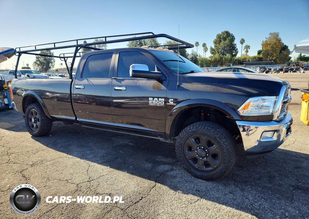 2017 Ram 2500 Laramie VIN:3C6UR4KL8HG577993 - 4