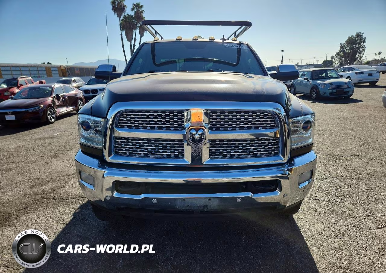 2017 Ram 2500 Laramie VIN:3C6UR4KL8HG577993 - 5