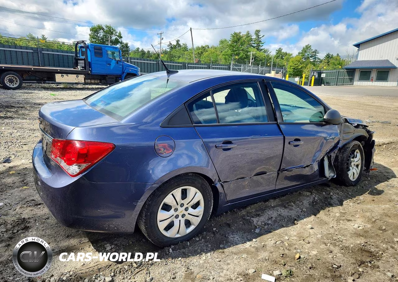 2014 Chevrolet Cruze Ls VIN:1G1PA5SH0E7470029 - 3