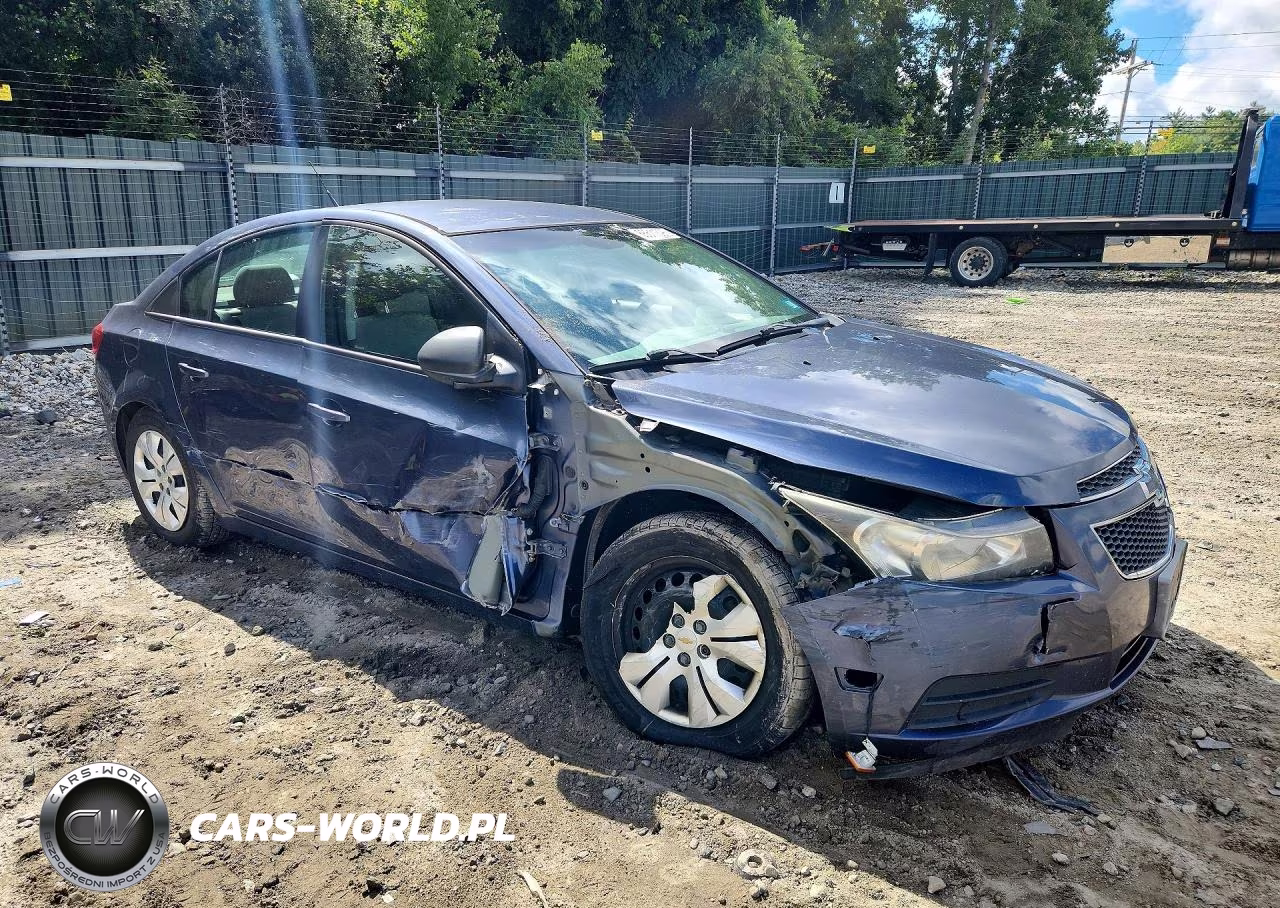 2014 Chevrolet Cruze Ls VIN:1G1PA5SH0E7470029 - 4