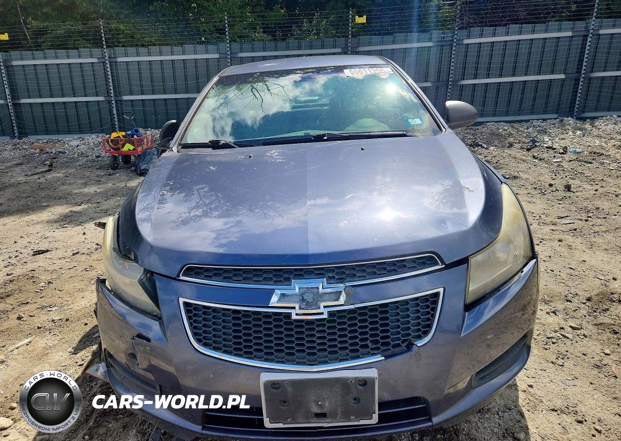 2014 Chevrolet Cruze Ls VIN:1G1PA5SH0E7470029 - 5
