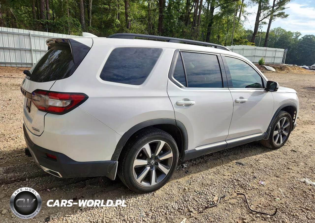 2025 Honda Pilot Touring VIN:5FNYG1H72SB099866 - 3