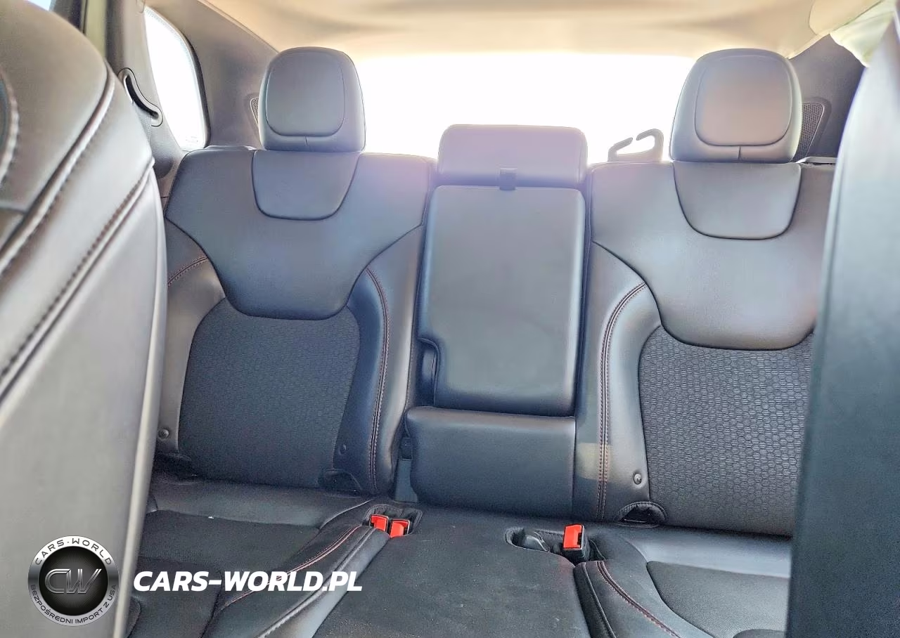 2019 Jeep Cherokee Trailhawk VIN:1C4PJMBX6KD471384 - 10