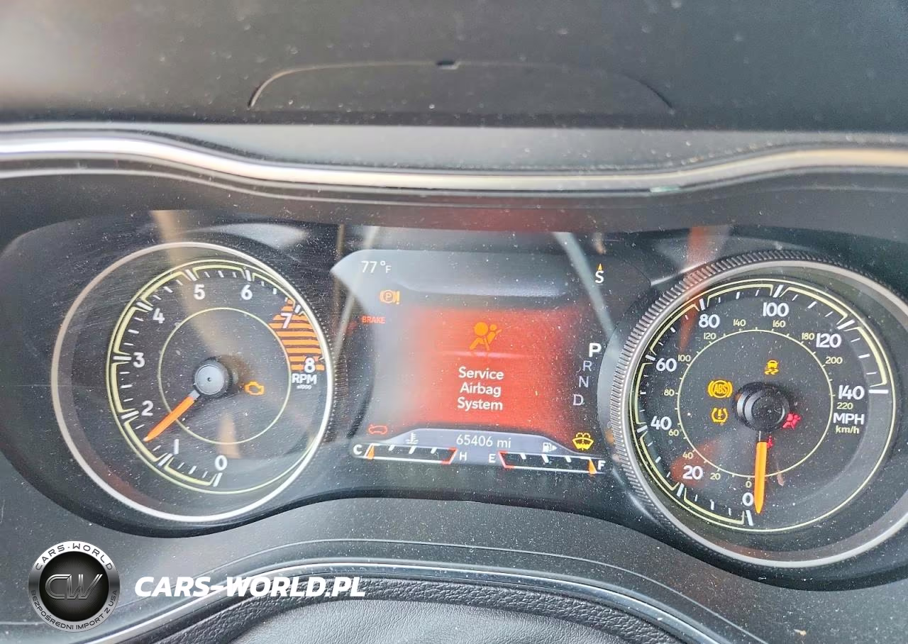 2019 Jeep Cherokee Trailhawk VIN:1C4PJMBX6KD471384 - 9