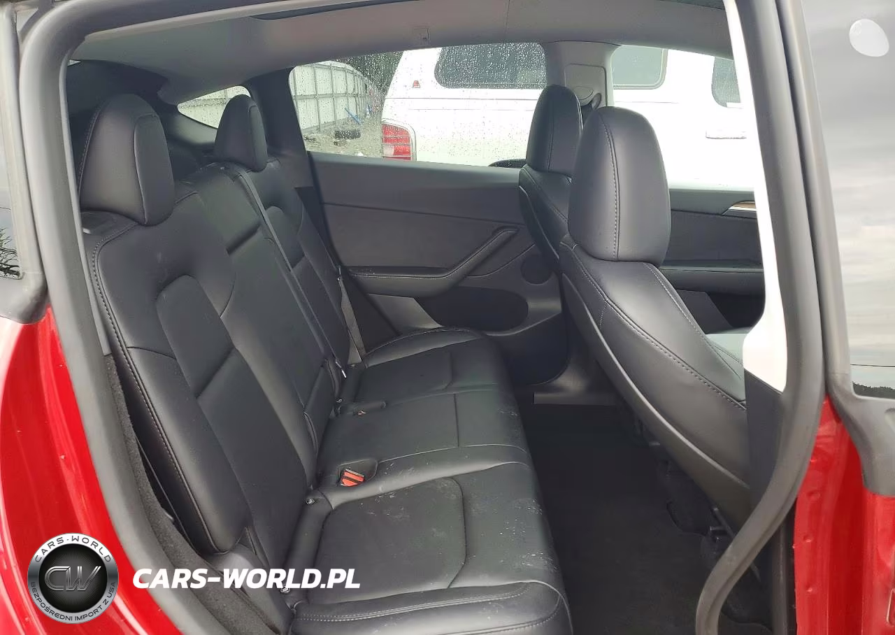 2024 Tesla Model Y VIN:7SAYGDEE2RF083569 - 10