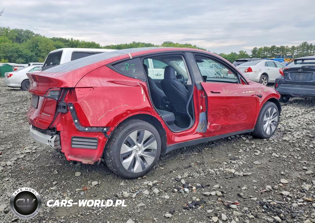 2024 Tesla Model Y VIN:7SAYGDEE2RF083569 - 3