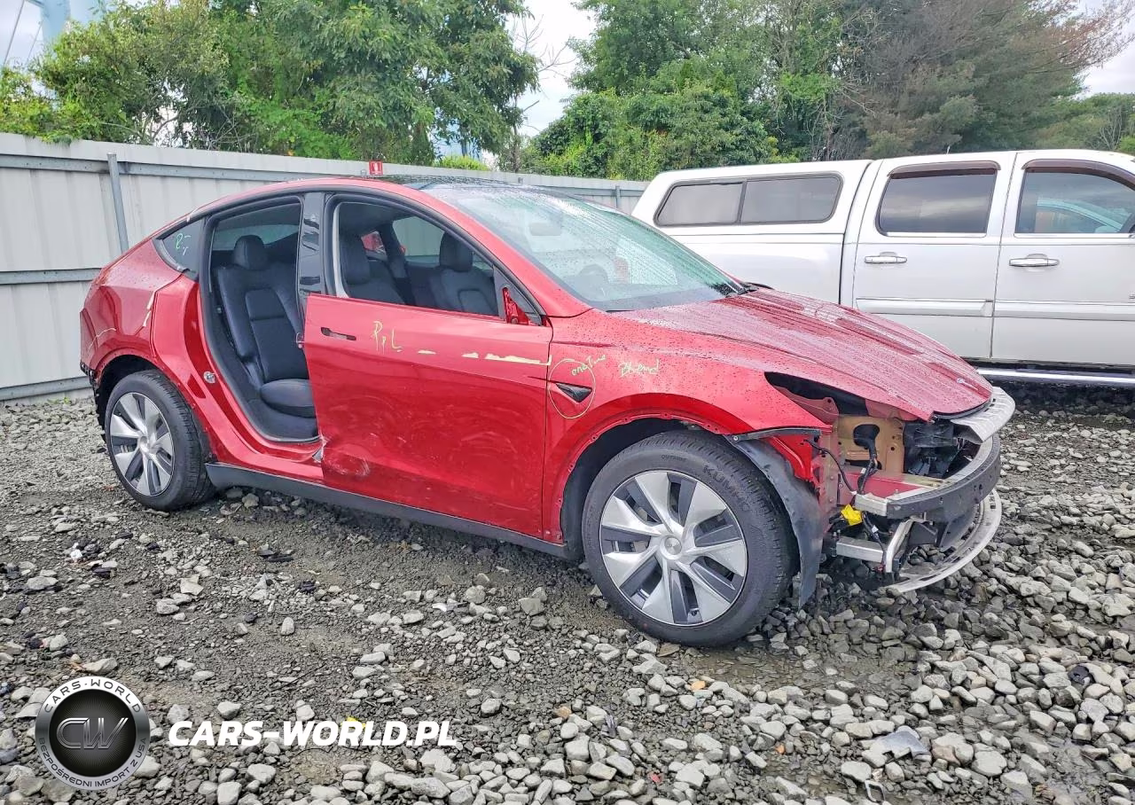 2024 Tesla Model Y VIN:7SAYGDEE2RF083569 - 4
