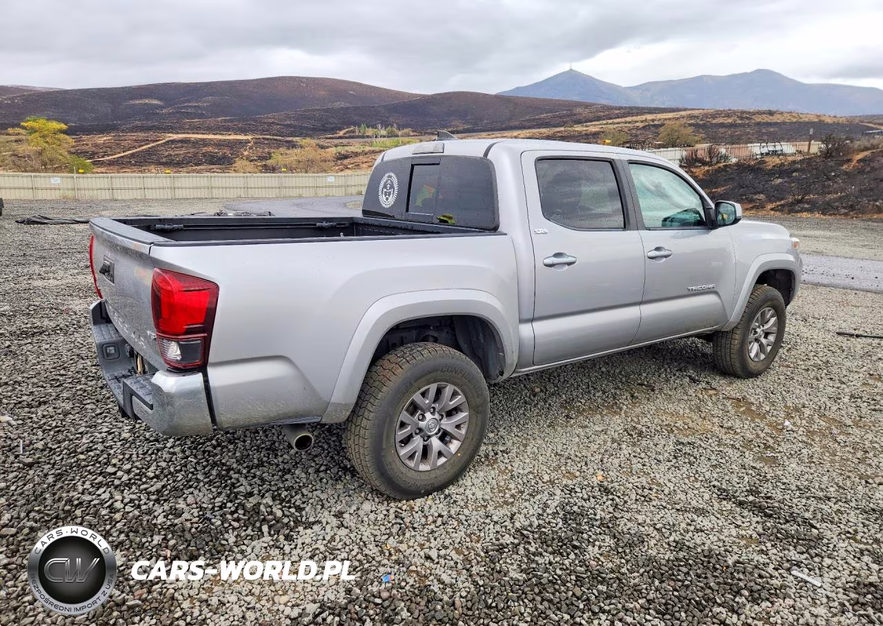2018 Toyota Tacoma Sr5 V6 VIN:3TMCZ5AN5JM141610 - 3
