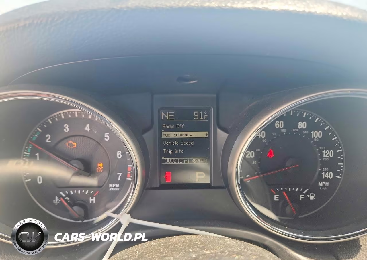 2011 Jeep Grand Cherokee Laredo VIN:1J4RS4GGXBC533898 - 9