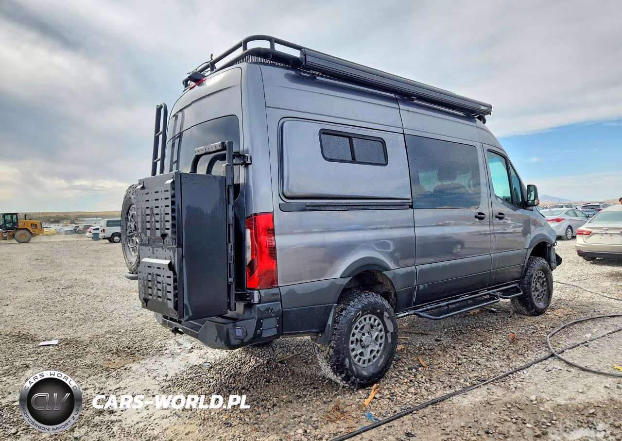 2021 Mercedes-Benz Sprinter 2500 VIN:W1W4EBVY0MT065744 - 3
