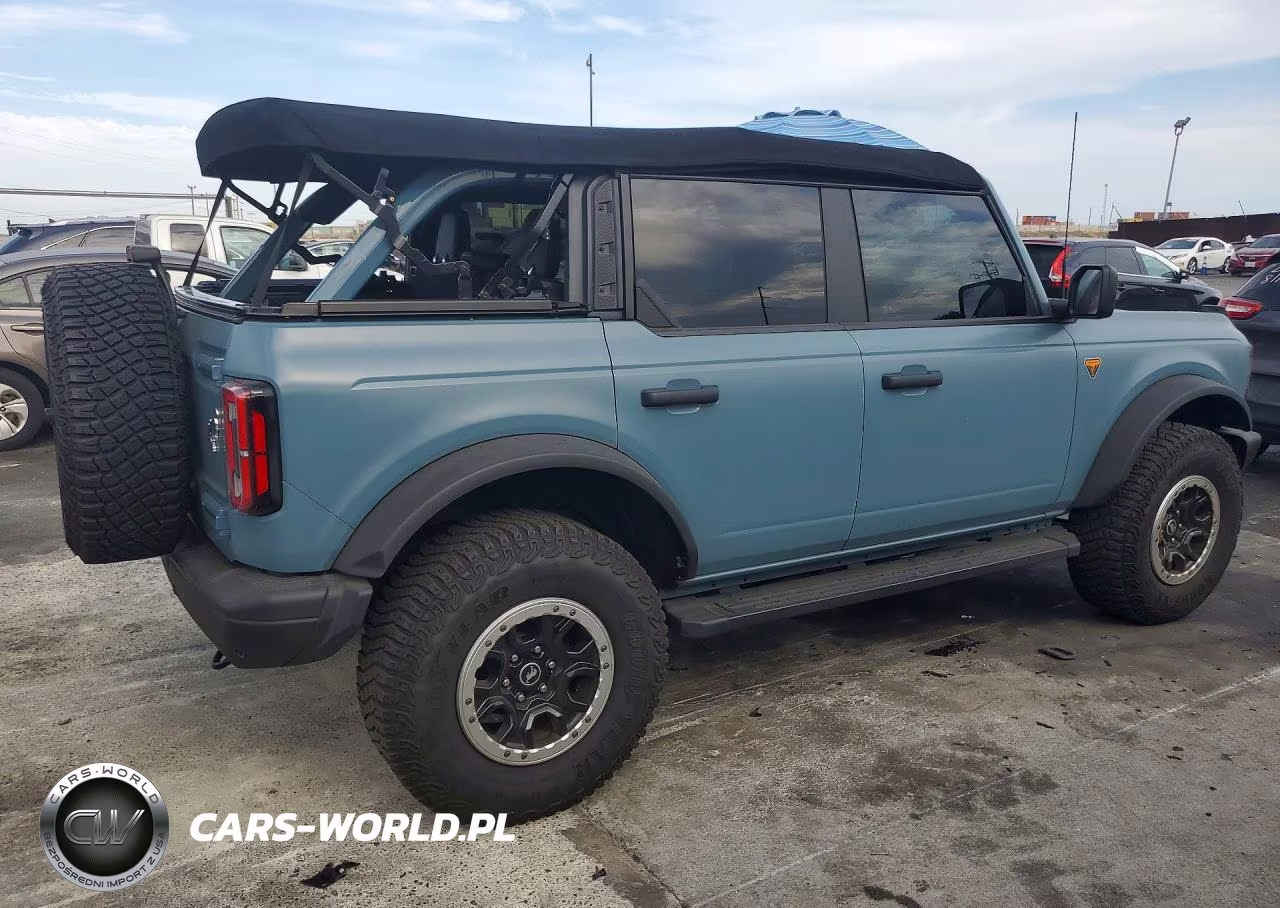 2022 Ford Bronco Base VIN:1FMEE5DH3NLA84840 - 3