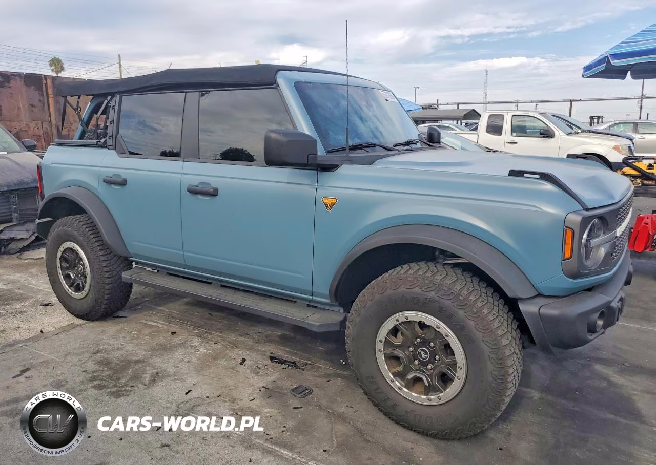 2022 Ford Bronco Base VIN:1FMEE5DH3NLA84840 - 4
