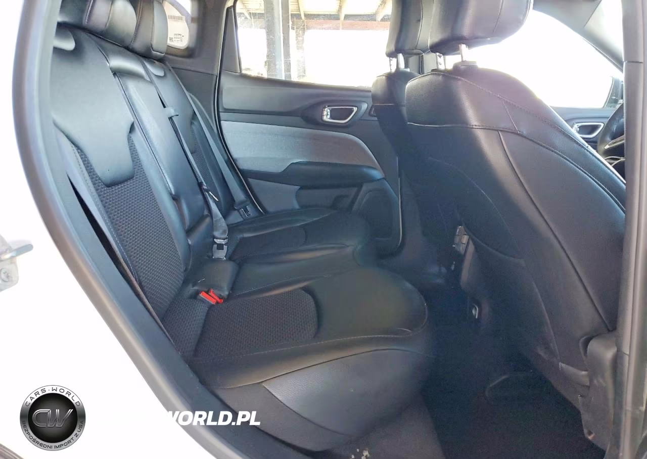 2025 Jeep Compass Latitude VIN:3C4NJDBN2ST549031 - 10