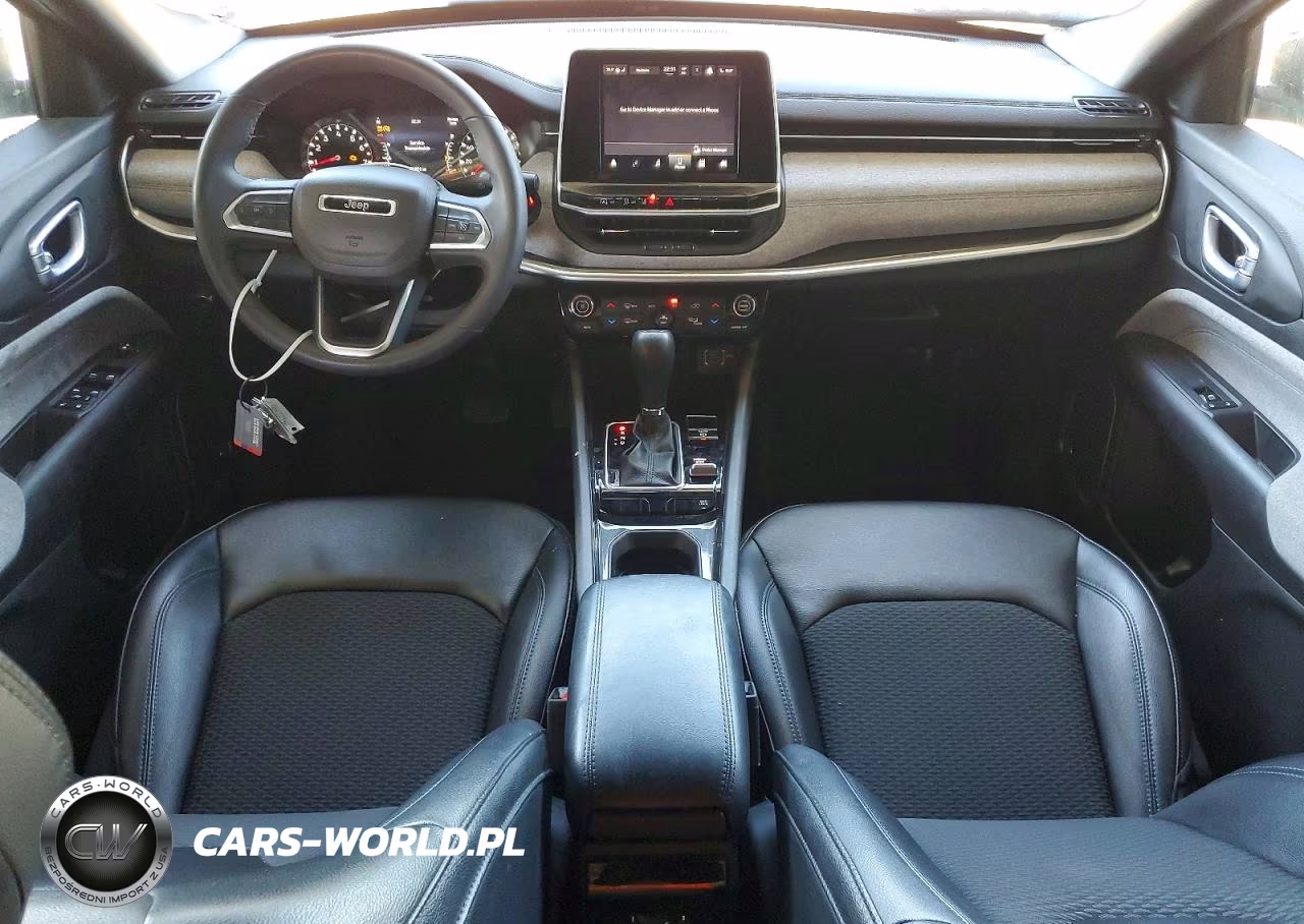 2025 Jeep Compass Latitude VIN:3C4NJDBN2ST549031 - 8