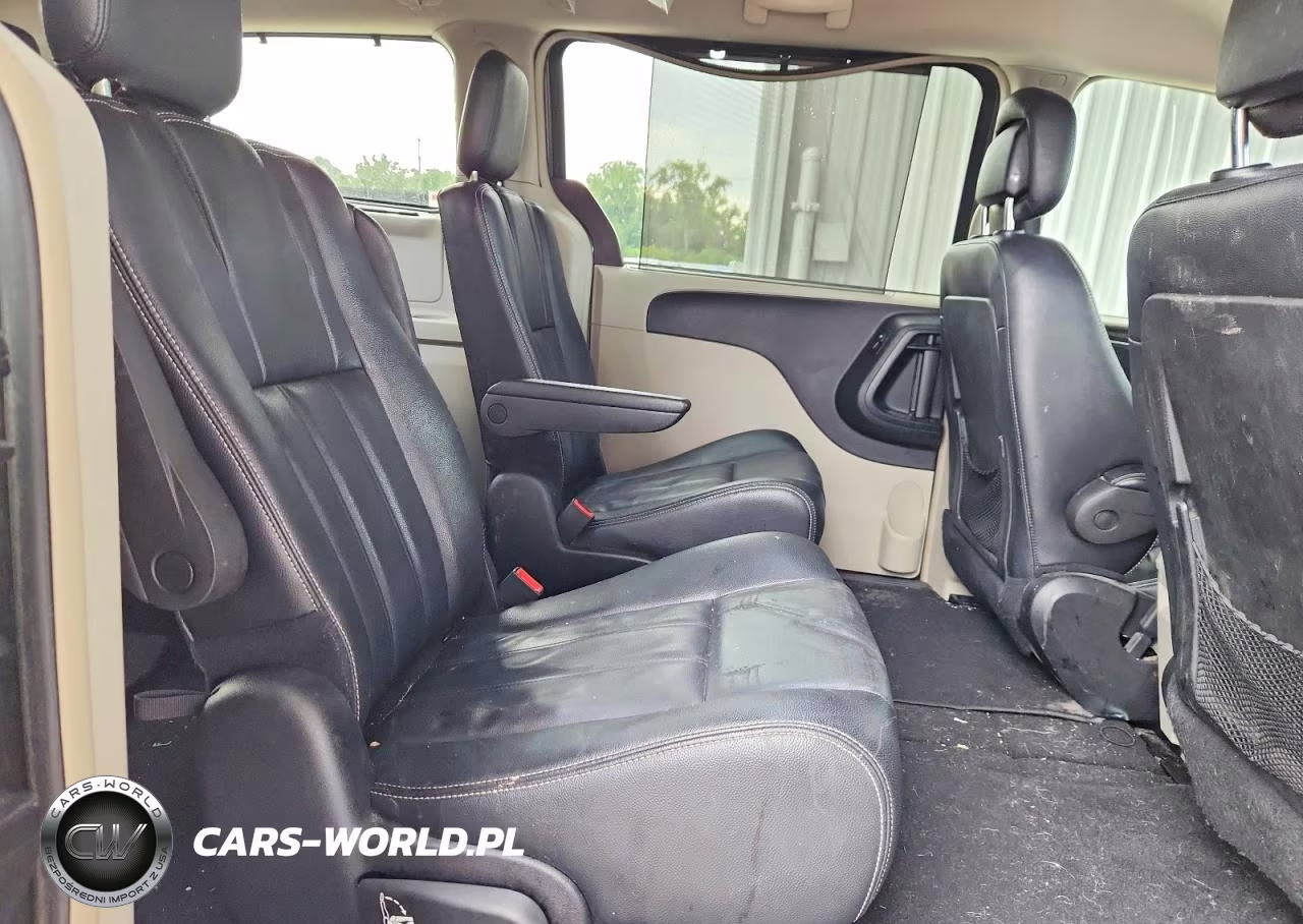 2015 Chrysler Town & Country Touring VIN:2C4RC1BG6FR662856 - 11