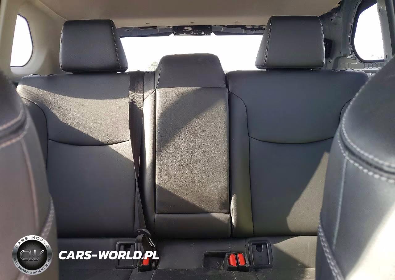 2024 Toyota Corolla Cross Xle VIN:7MUDAAAG1RV083678 - 10