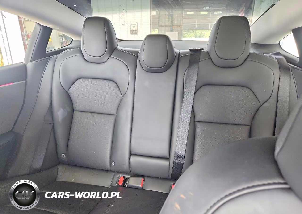 2025 Tesla Model 3 VIN:5YJ3E1EA6SF980196 - 10