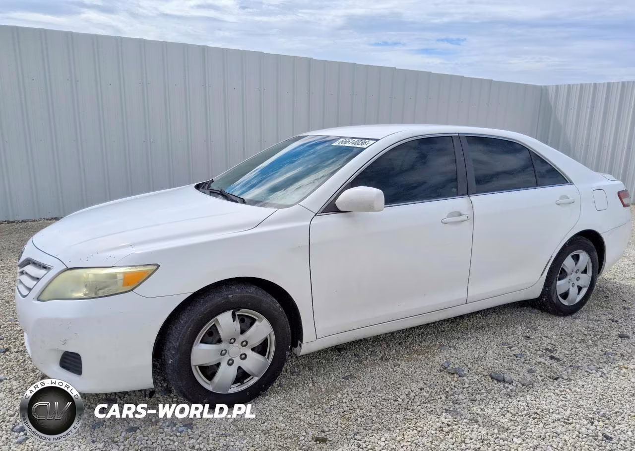 2011 Toyota Camry Base – zdjęcie 1 z 13