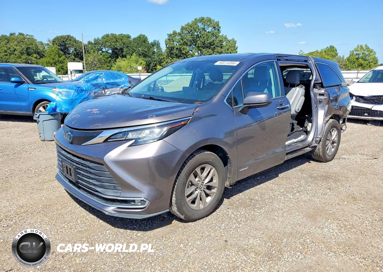 2021 Toyota Sienna Xle