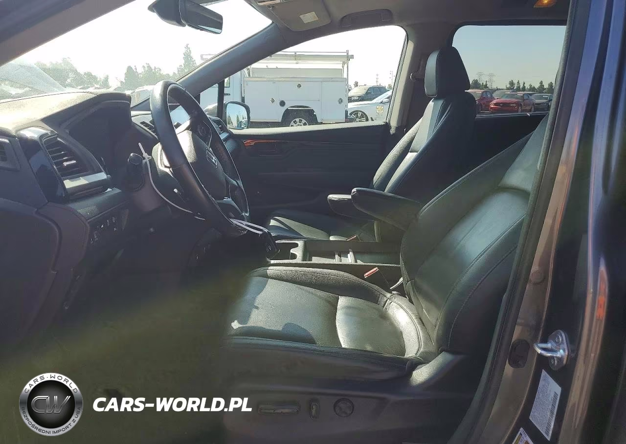 2023 Honda Odyssey Touring VIN:5FNRL6H80PB039646 - 7