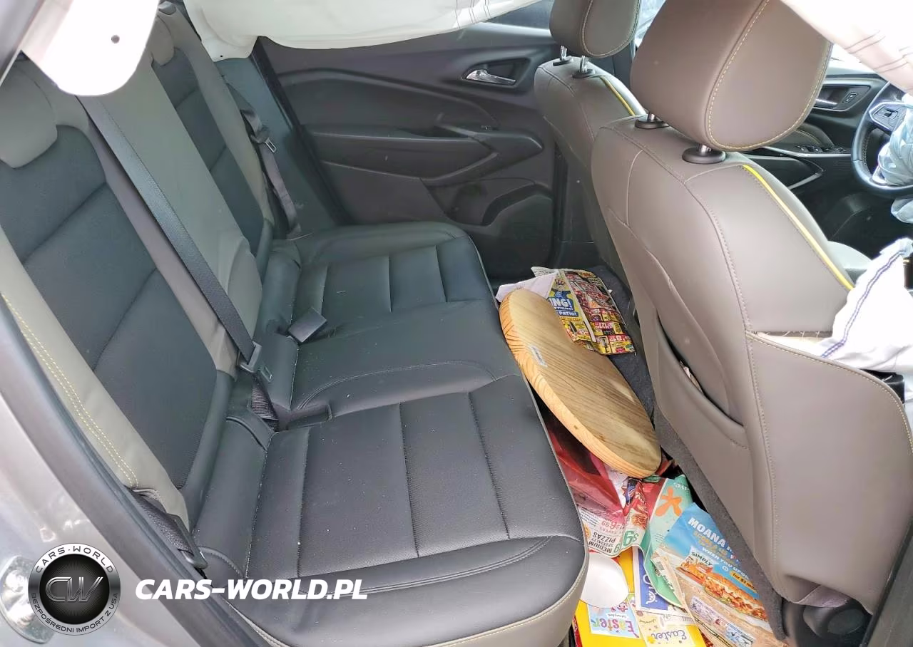 2025 Chevrolet Trax Activ VIN:KL77LKEP2SC012401 - 11