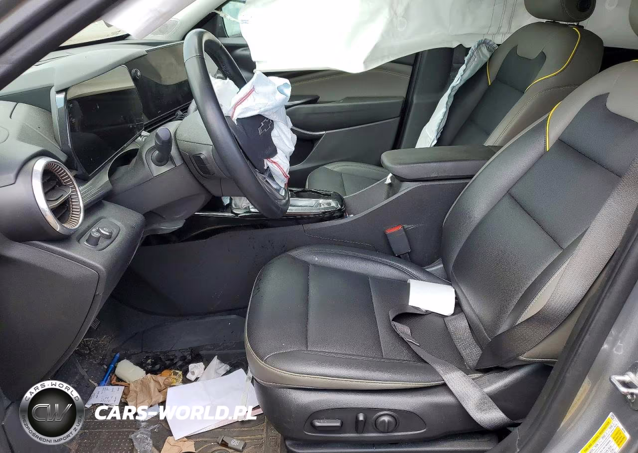 2025 Chevrolet Trax Activ VIN:KL77LKEP2SC012401 - 7