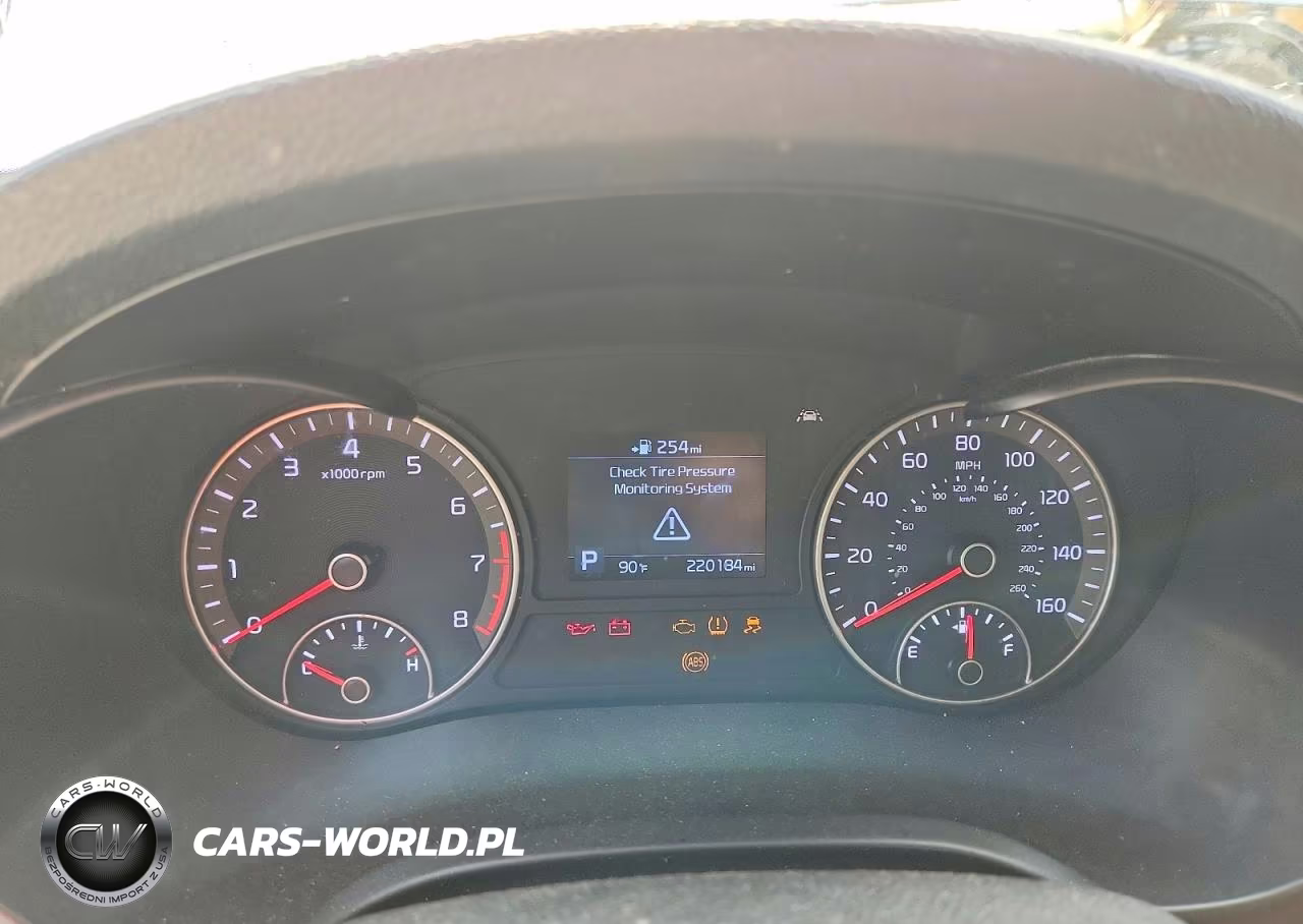 2019 Kia Optima Lx VIN:5XXGT4L31KG294545 - 9