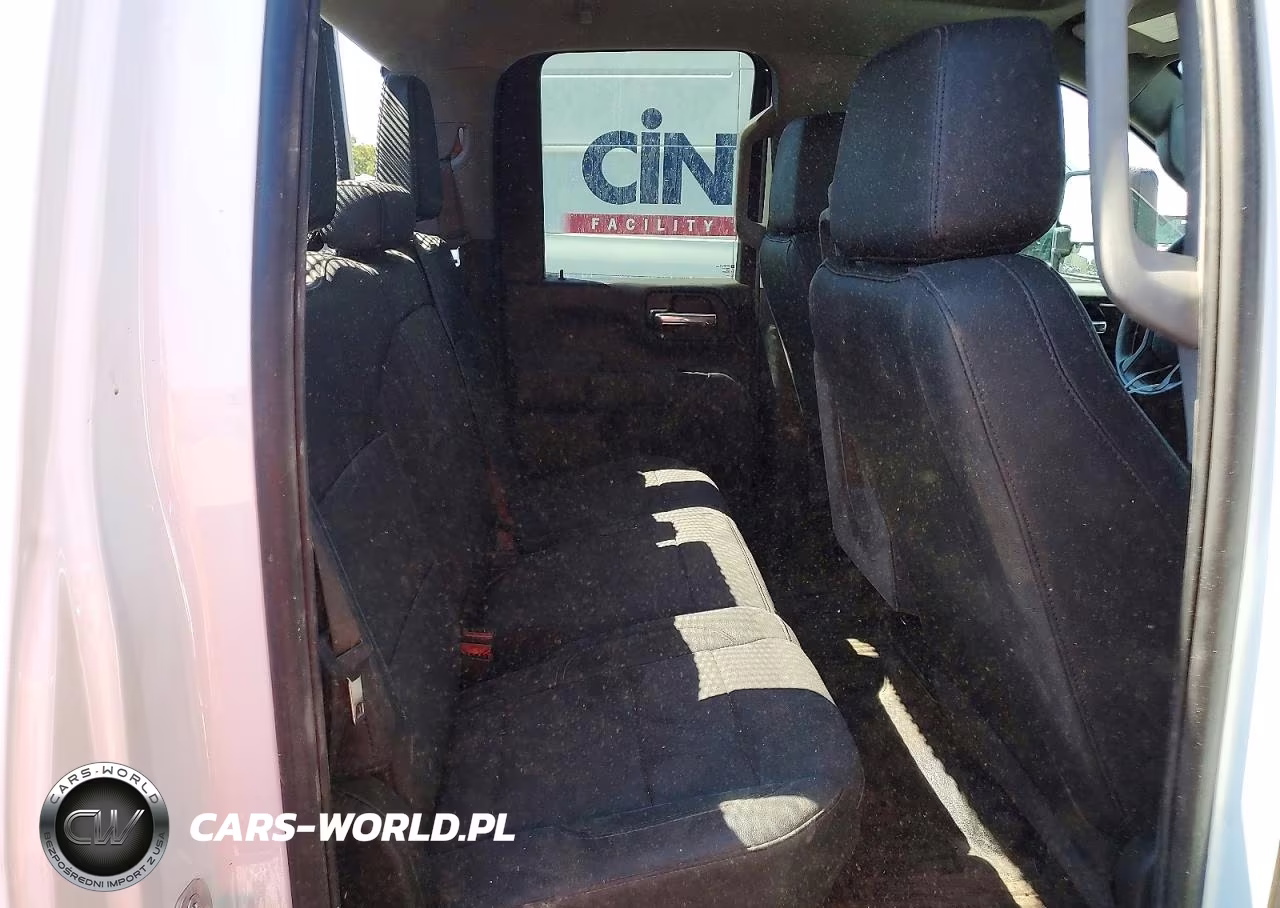 2024 Chevrolet Silverado K3500 VIN:1GB5YSE73RF354335 - 10