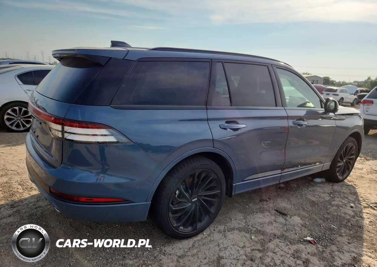 2026 Lincoln Aviator Reserve VIN:5LM5J7XC6TGL11092 - 3