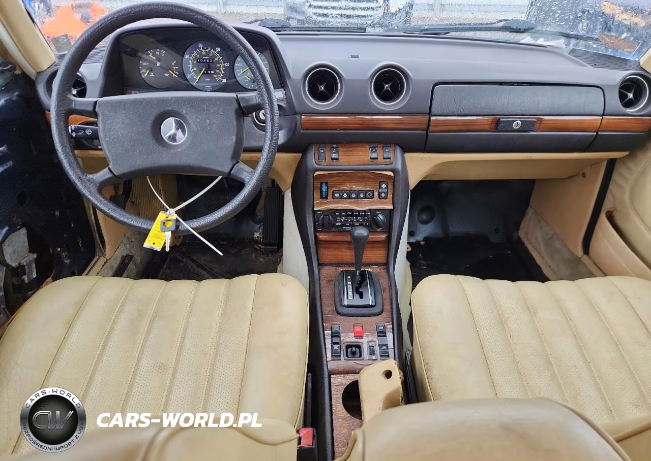 1983 Mercedes-Benz 300 Dt VIN:WDBAB33A8DB018940 - 8