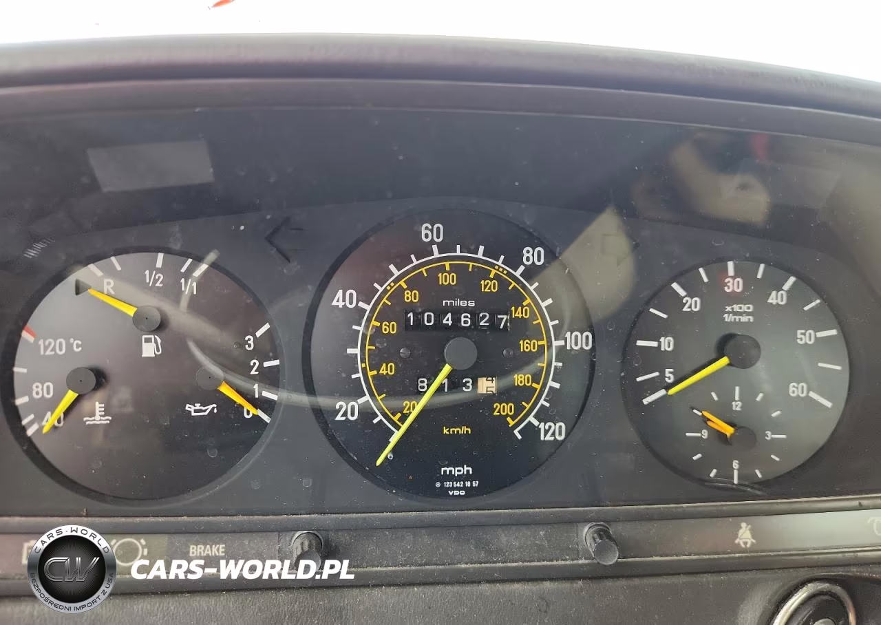 1983 Mercedes-Benz 300 Dt VIN:WDBAB33A8DB018940 - 9