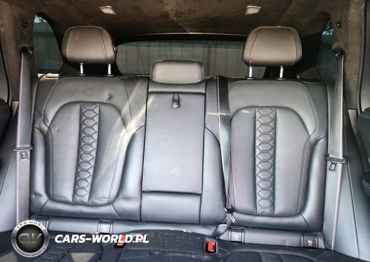 2021 BMW X5 M VIN:5YMJU0C09M9E35762 - 10