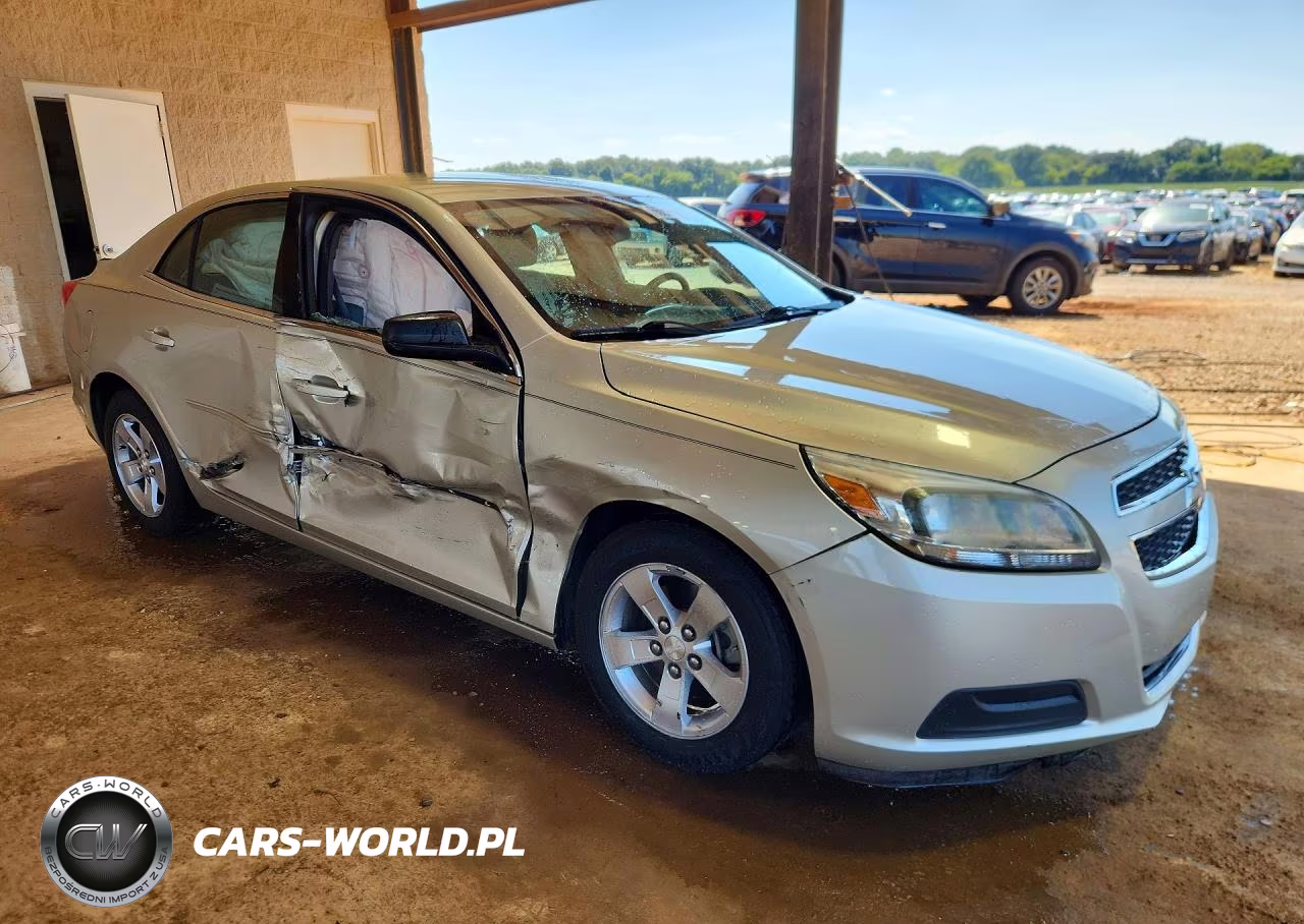 2013 Chevrolet Malibu Ls VIN:1G11B5SA7DF310580 - 4