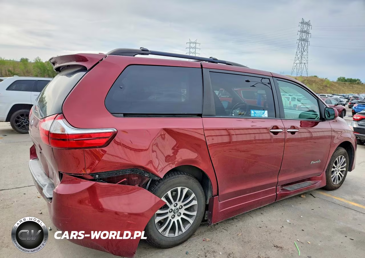 2018 Toyota Sienna Xle 8-Passenger VIN:5TDYZ3DC8JS917314 - 3