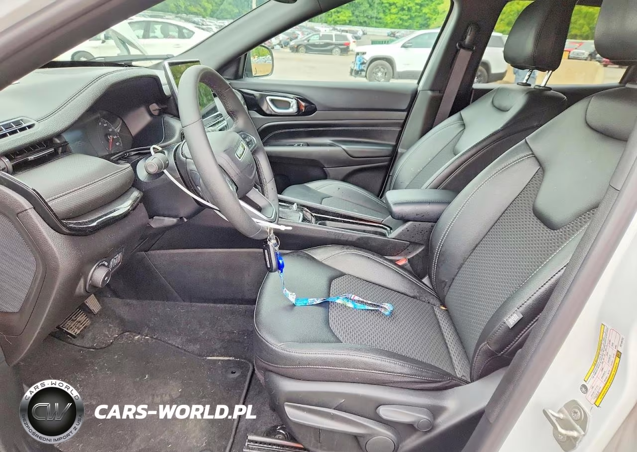 2024 Jeep Compass Latitude VIN:3C4NJDBN3RT139722 - 7