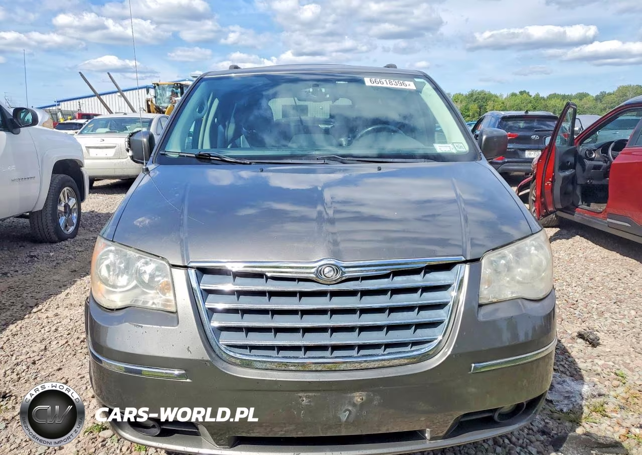 2010 Chrysler Town & Country Touring VIN:2A4RR5D10AR299181 - 5