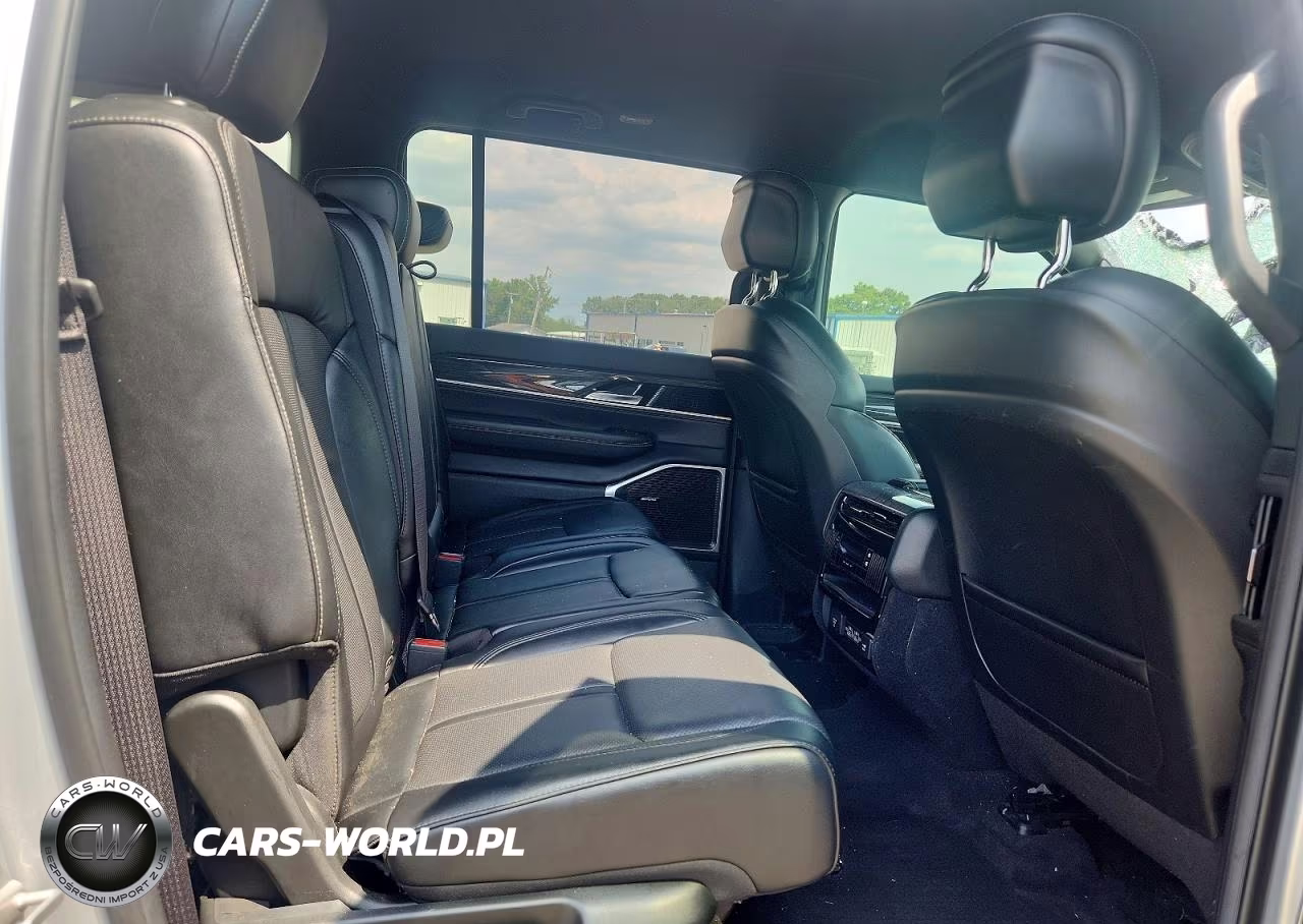 2022 Jeep Wagoneer Series Ii VIN:1C4SJVBT7NS112428 - 10
