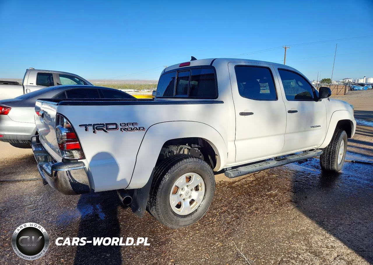 2015 Toyota Tacoma V6 VIN:3TMLU4EN1FM204342 - 3