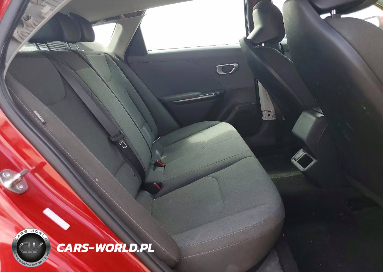 2025 Kia K4 Lxs VIN:3KPFT4DE3SE240832 - 10