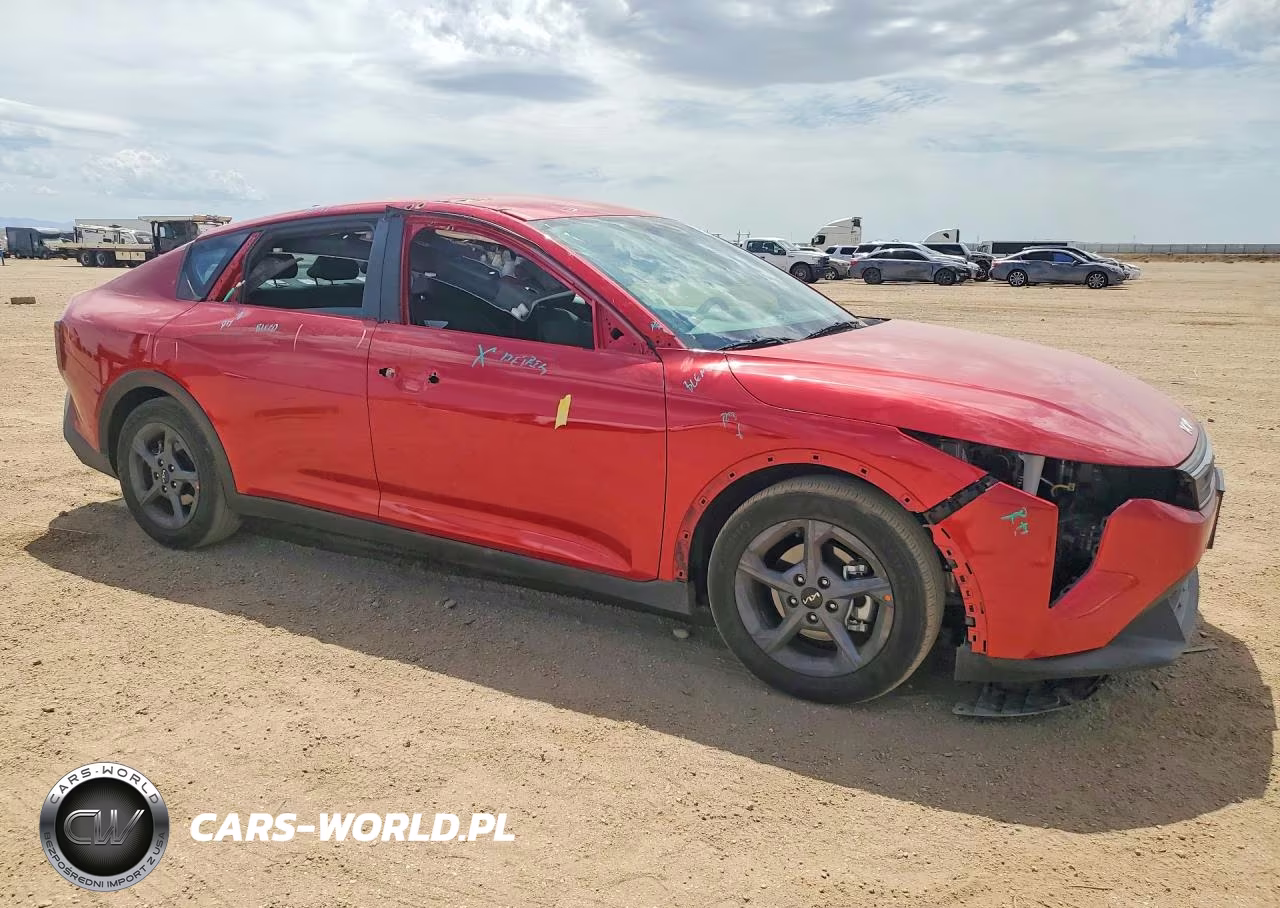 2025 Kia K4 Lxs VIN:3KPFT4DE3SE240832 - 4