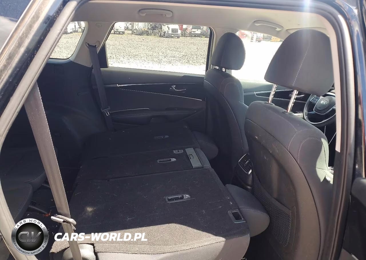 2019 Kia Sorento Lx V6 VIN:5XYPG4A54KG475210 - 11