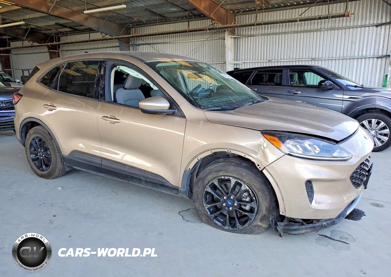 2020 Ford Escape Se Sport VIN:1FMCU0BZ2LUB93905 - 4