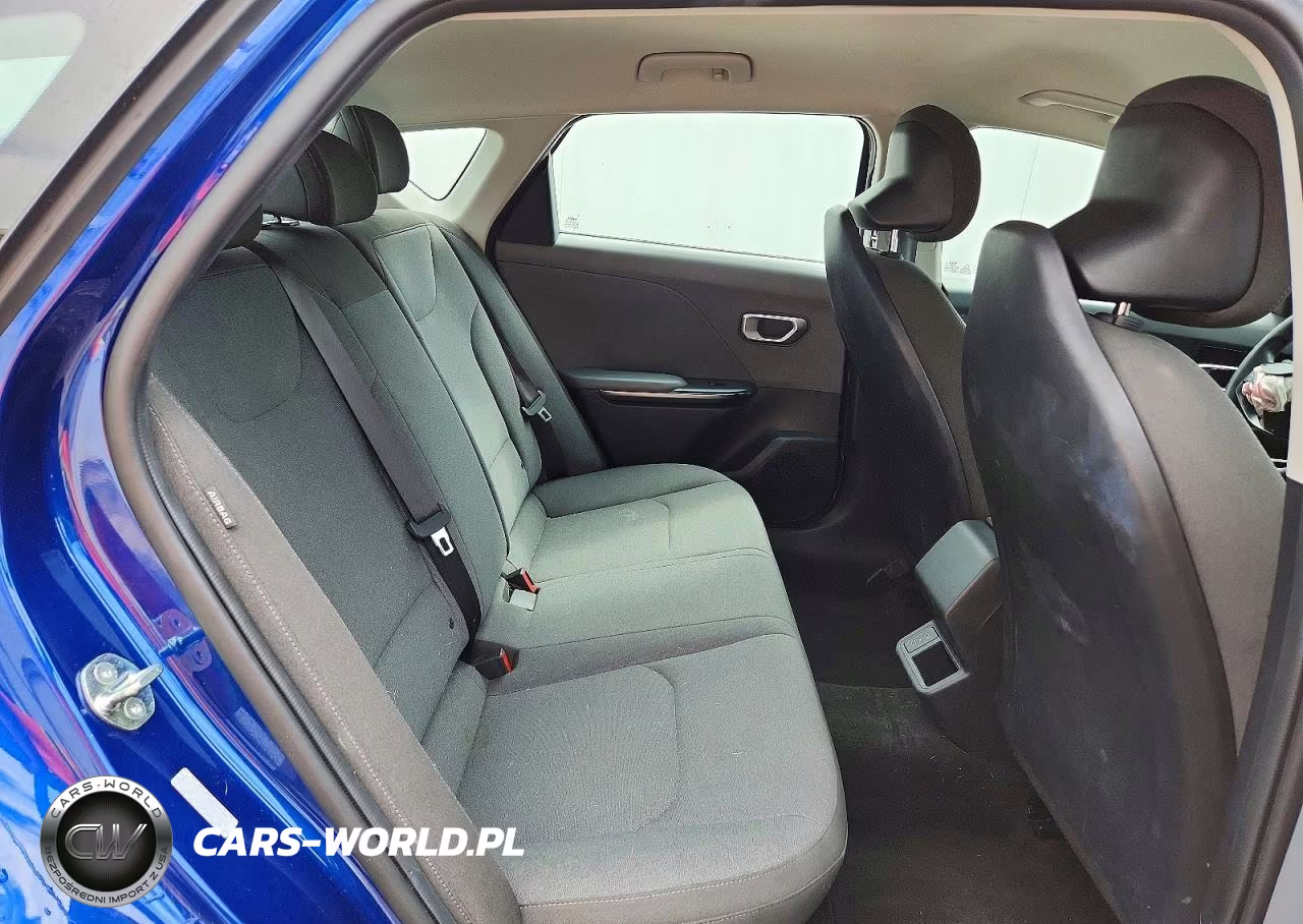 2025 Kia K4 Lxs VIN:3KPFT4DE3SE055048 - 10